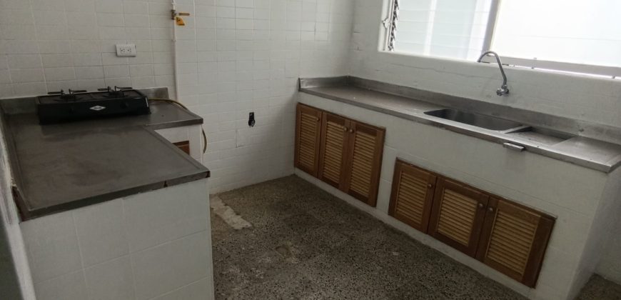 Bodega de 230 m² en Arriendo — Barrio Lorena(Laureles), Medellín